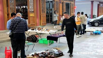 義烏文玩市集 瓷玩雜件、青銅木雕、珠串首飾的大本營